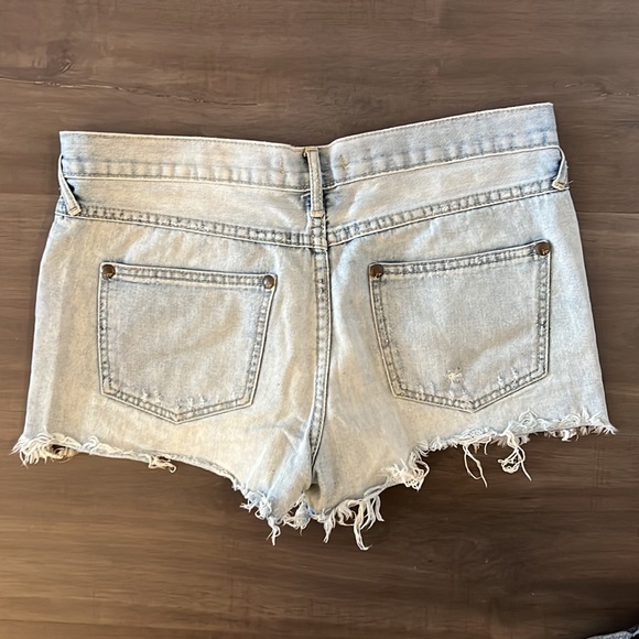 Free People light-washed Jean shorts just in time for summer!! - Picture 2 of 3